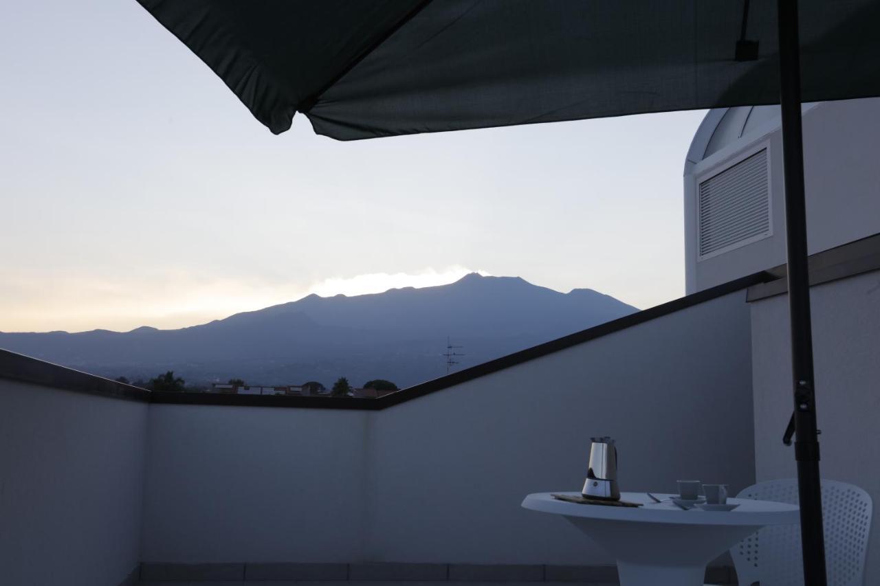 Path House - Etna & Sea View Aparthotel Рипосто Екстериор снимка