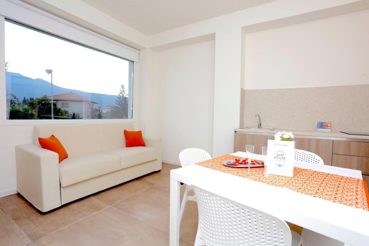 Path House - Etna & Sea View Aparthotel Рипосто Екстериор снимка