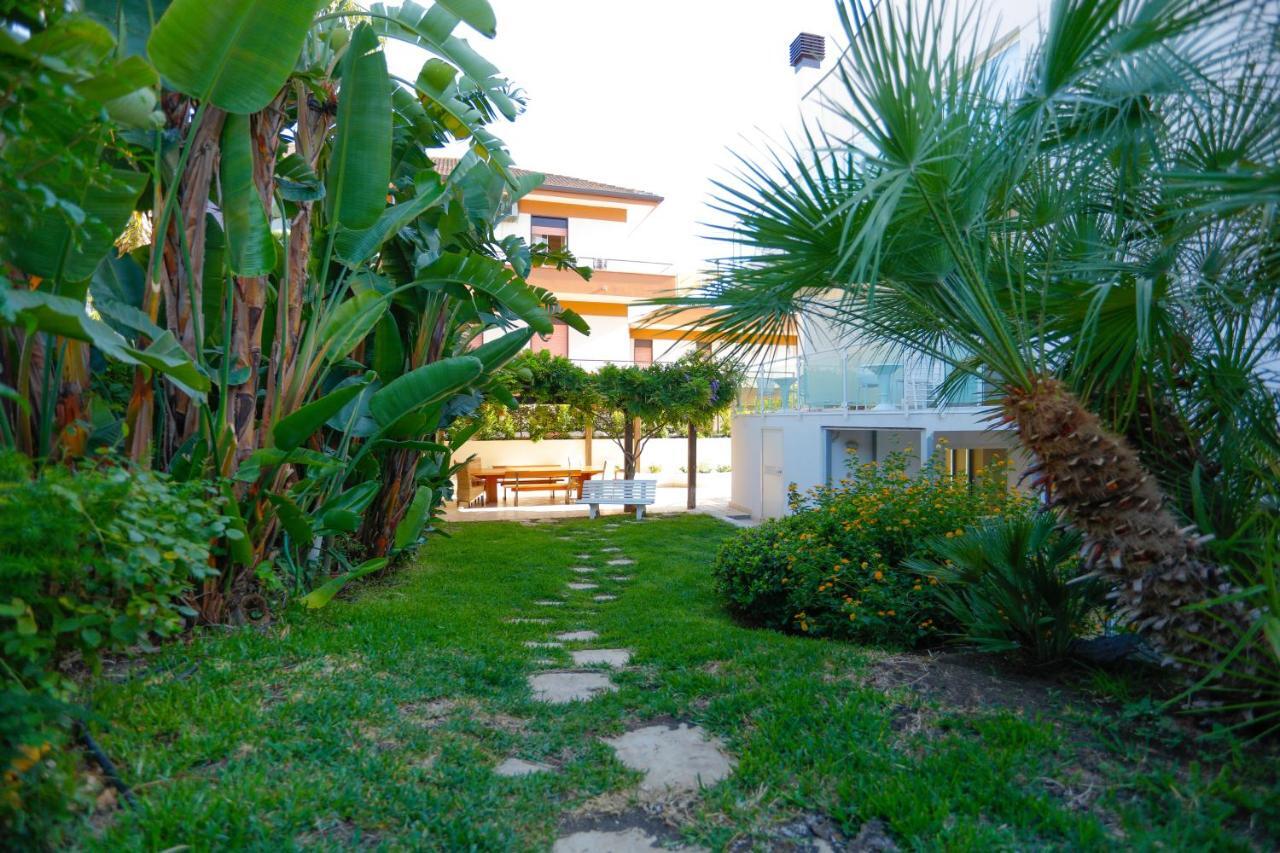 Path House - Etna & Sea View Aparthotel Рипосто Екстериор снимка